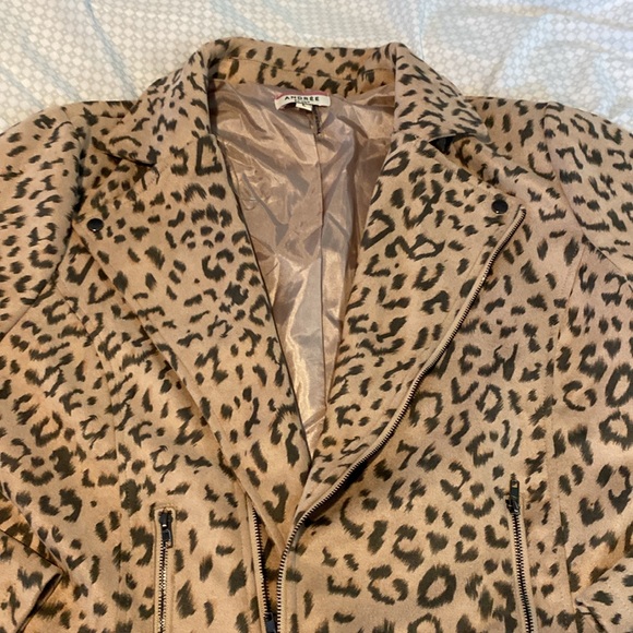 Tan leopard print Jacket - Picture 2 of 9